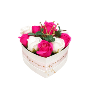 Box Corazón con Rosas Rosadas, Blancas y Corona