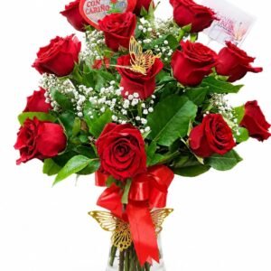 Florero de 12 rosas ecuatorianas